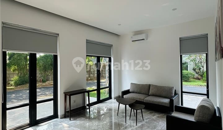 Rumah Classic 3 Lantai di Sutera Amarylis Alam Sutera, Tangerang Selatan