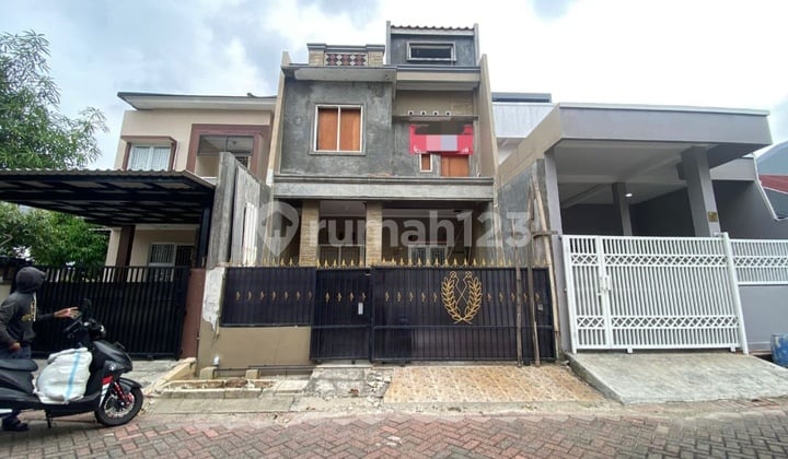 Rumah 3 Lantai di CLuster Taman Gardenia Metland Puri, Tangerang