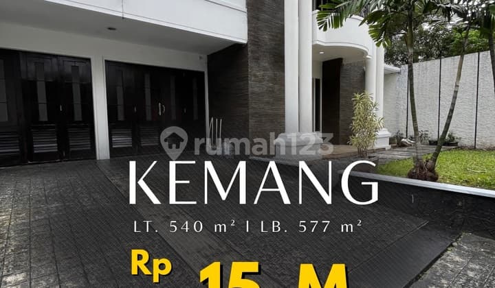 Rumah Bergaya Classic Lokasi Strategis di Kemang Jakarta Selatan