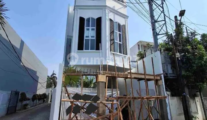 Nice New House in Kemang, South Jakarta