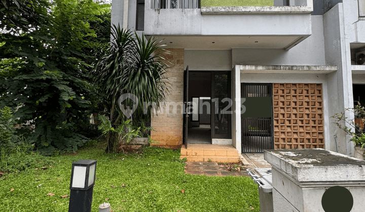 Rumah 2 Lantai di Cluster Newton
