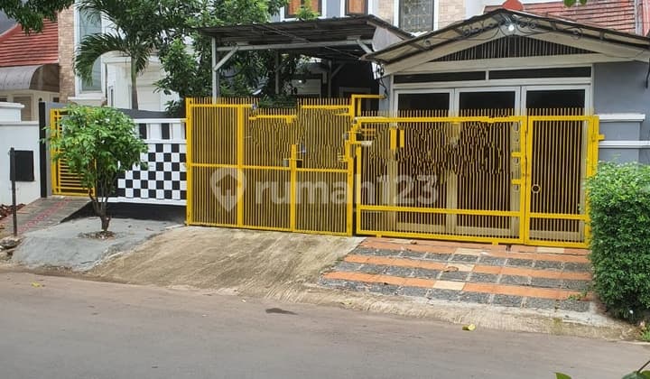 Dijual Cepat Rumah di Kencana Loka BSD Harga Spesial