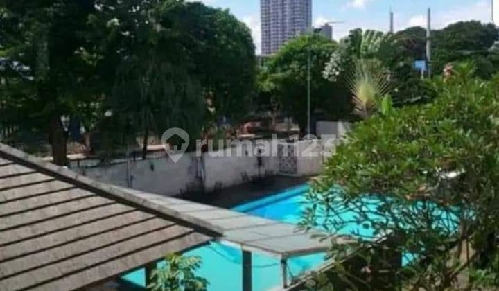 Rumah Modern Strategis Di Jalan Veteran Bintaro