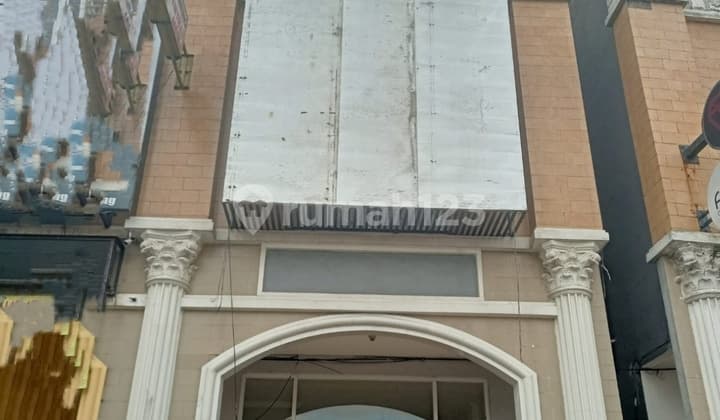 Affordable For Rent: Bolsena 3-Story Shop House Facing Main Road, Paramount Gading Serpong