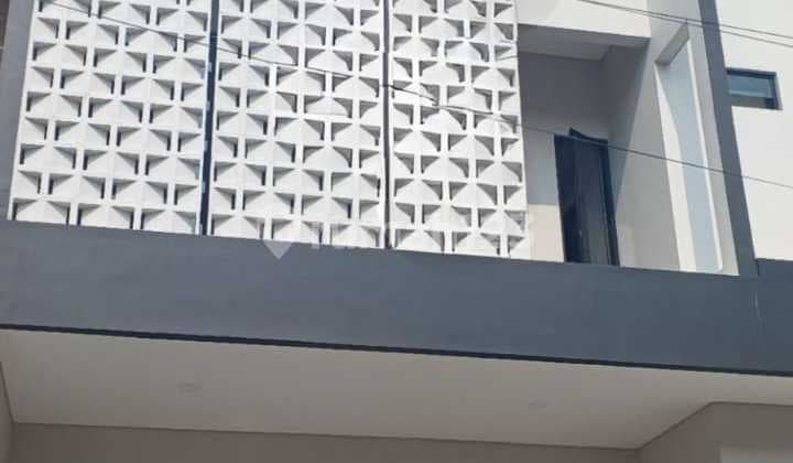 2-Story Ready-to-Live In New Building House in Metland Puri