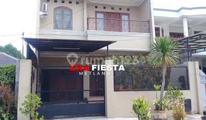 Rumah 2 Lantai Jalan Raya Belakang Tanjung Duren Hadap Selatan