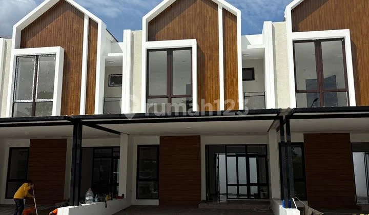 Dijual Rumah Baru di Metland Puri 2 Lantai Free Canopy Siap Huni