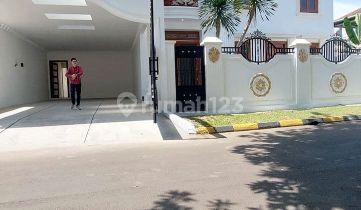 Rumah Mewah Dengan Pool Di Puspita Loka BSD Siap Huni