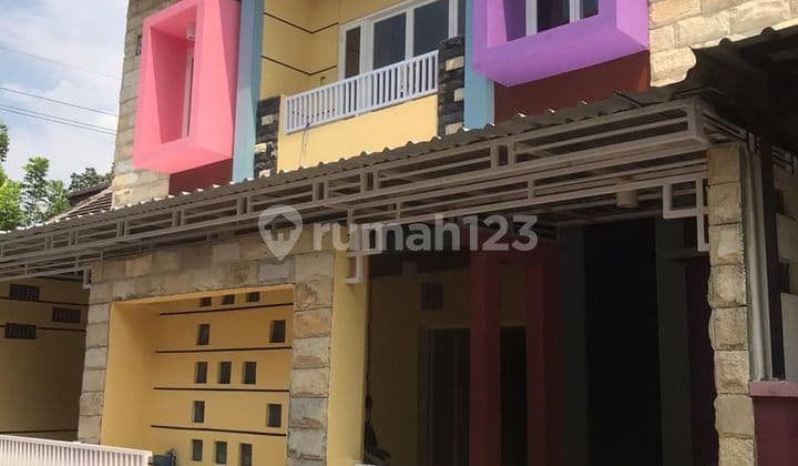 For Sale at a Loss: Modern Cluster House with Exclusive Boarding Concept