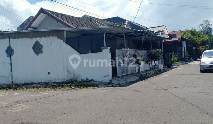 Rumah Bagus Kawasan Kebonsari Indah Hook