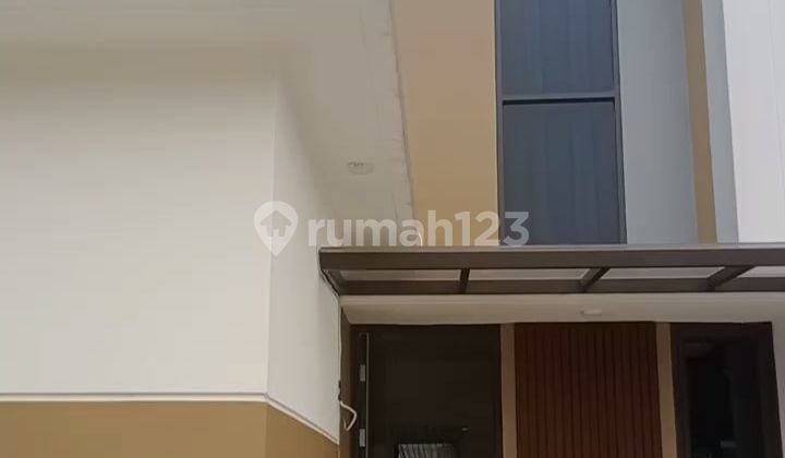 Rumah 1 Lantai Dengan Fasilitas Kolam Renang Di Safira Aryana Karawaci Tangerang