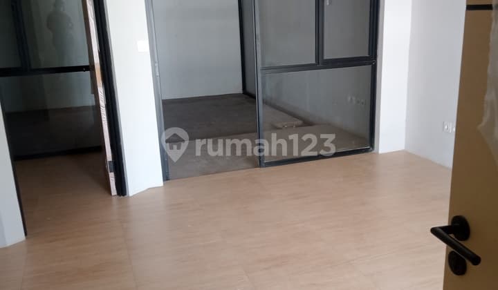 Disewakan Rumah Rapi 2 Lantai Dengan Lokasi Strategis Di Lippo Karawaci Utara Tangerang