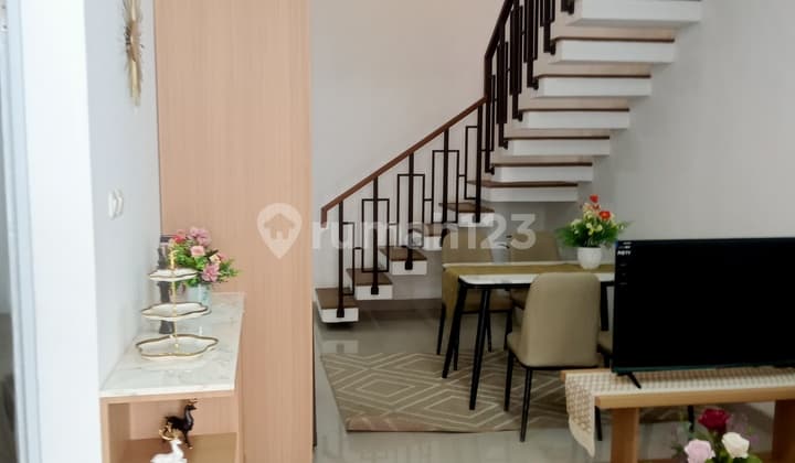Rumah Cantik 2 Lantai Dan Siap Huni Lengkap Dengan Perabotnya Di Aryana Karawaci Tangerang