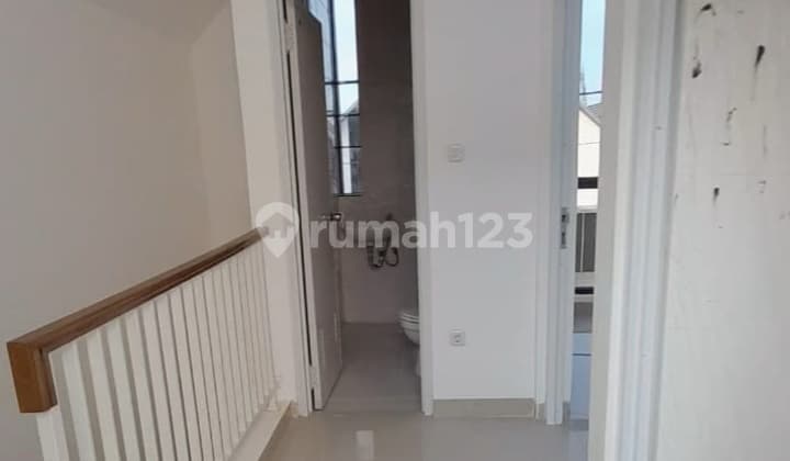 Rumah 2 Lantai Minimalis Di Cluster Viona Aryana Karawaci Tangerang