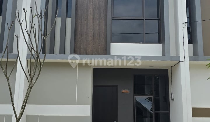 Rumah Baru 2 Lantai Di Jalan Utama Raya Binong Lippo Karawaci Tangerang