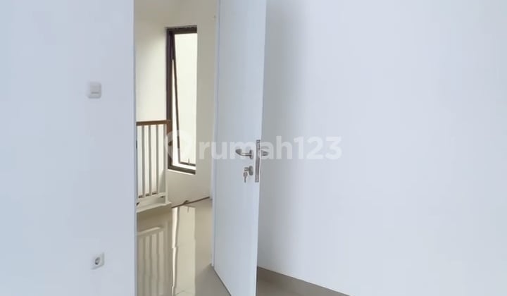 Rumah Baru Scandinavian Dengan Fasilitas Kolam Renang Di Cluster Viona Aryana Karawaci Tangerang