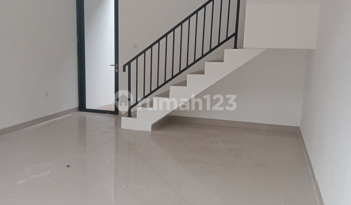 Ruko Siap Pakai Disewakan Di Jalan Utama Aryana Karawaci Tangerang