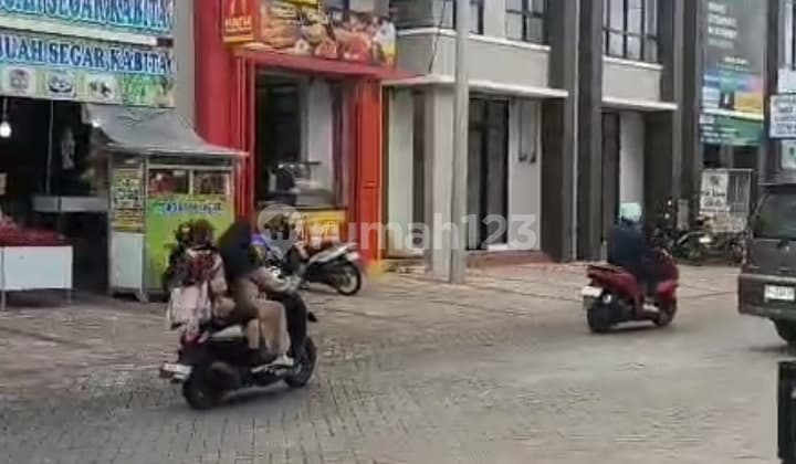 Ready-to-Use Shop House and Profitable Business with Strategic Location in Aryana Karawaci Tangerang