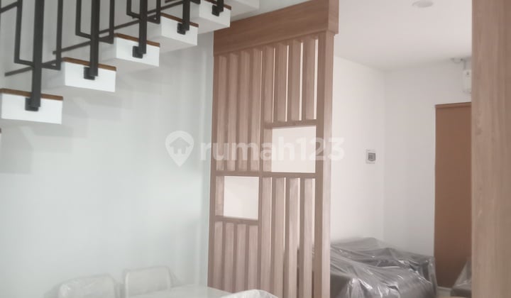 Rumah 2 Lantai Dengan Lokasi Strategis Lengkap Dengan Perabot Di Dalamnya Di Aryana Karawaci Tangerang