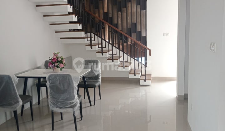 Dijual Rumah 2 Lantai, Free Biaya Biaya Di Cluster Kristal Aryana Karawaci Tangerang