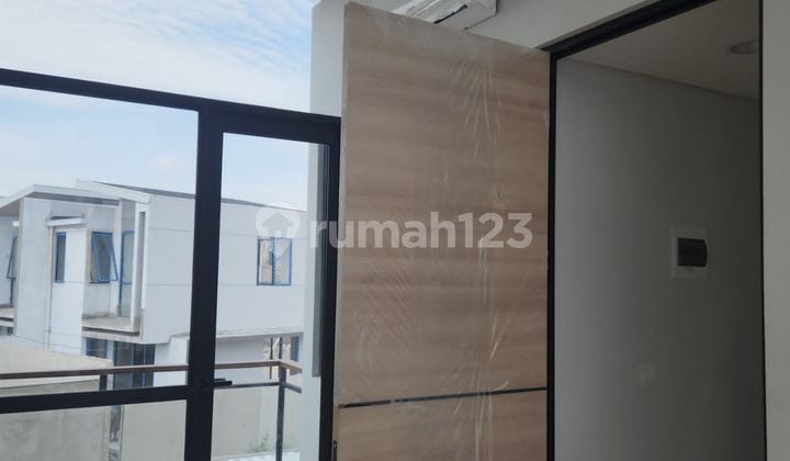 Rumah Siap Huni 2 Lantai Disewakan Dengan 3 Kamar Tidur Di Cendana Lippo Karawaci Tangerang