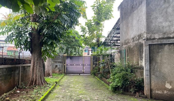 Rumah Hitung Tanah di Jagakarsa Luas 1,700m2 Cocok Untuk Rumah Tinggal Dan Tempat Usaha