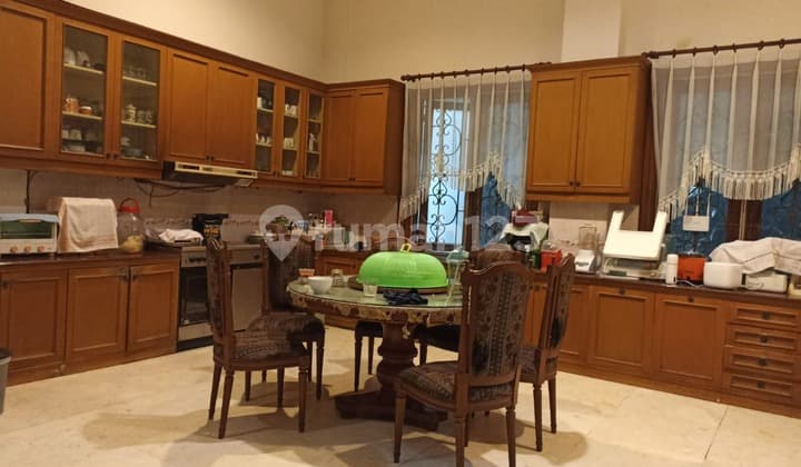 Rumah Sangat Luas 2 Lantai dan Basement di Kucica Bintaro Jaya