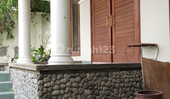 2 Stories Spacious Modern House with Swimming Pool and Function Room in Bukit Pratama Lebak Bulus
