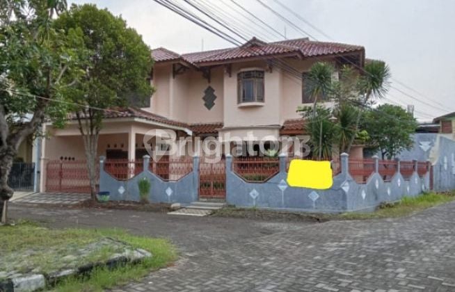 RUMAH CANTIK DEKAT WOLTER MONGINSIDI