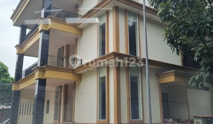 For Sale Large House with Swimming Pool and Hook in Simplicity, BSD South Tangerang
