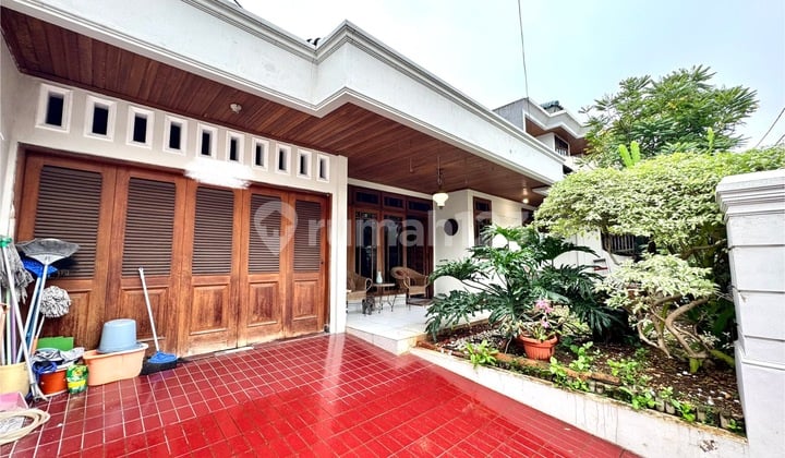 Dijual Rumah Lama, Akses Jalan 2 Mobil, Lokasi Strategis Dalam Komplek