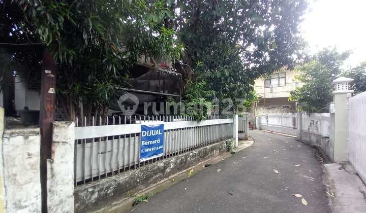 Rumah Hitung Tanah Dalam Komplek Kawasan Elit Otista Cocok Untuk Investasi Dekat Taman Akses Mudah, Bebas Banjir, Dekat Ke Bandara Halim, Woosh, Krl Cawang, Lrt Cikoko!