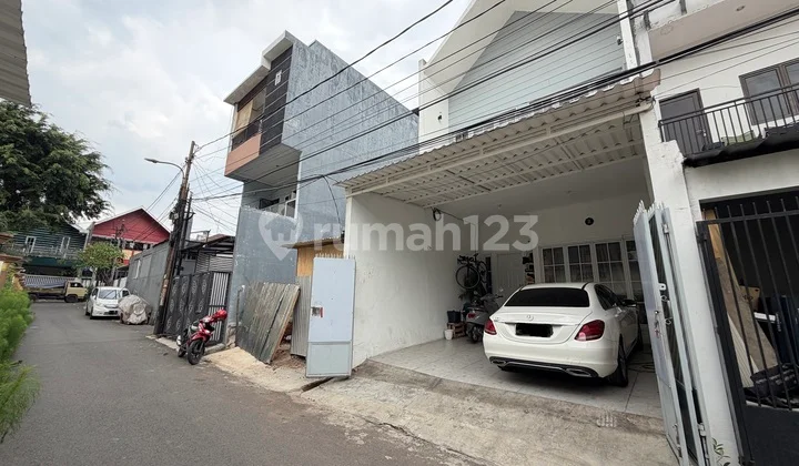 Dijual Rumah Tebet Jalan 2 Mobil Dekat Kokas, Soepomo, Abdullah Syafei