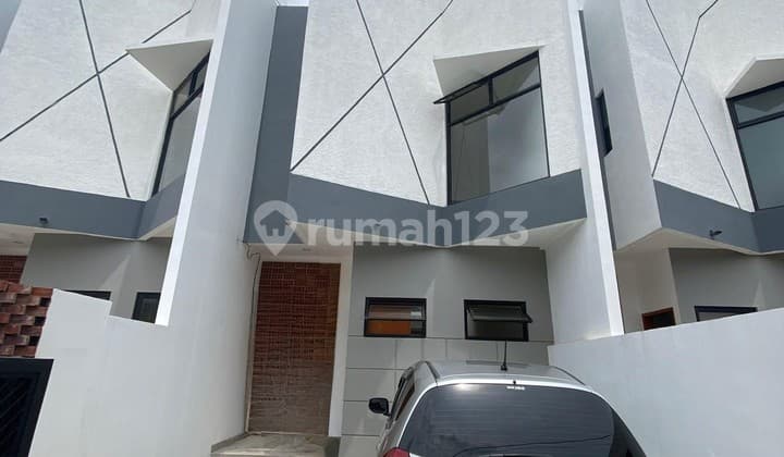 For Rent: Pesona Resort Serpong House Semi-Furnished Ready to Occupy in South Tangerang