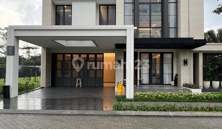 Tresor Rumah Mewah Dekat Akses Tol di BSD City