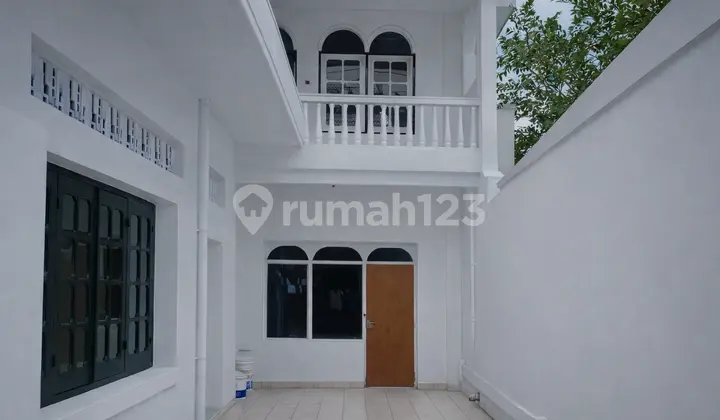 Nice House for Sale/Rent in front of Superindo, Jl. Pahlawan No. 93, Magelang, Central Magelang, Magelang City, Central Java, Indonesia, 56117, North Magelang