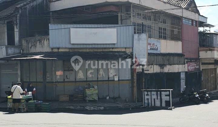 Ruang-usaha Hook Dijenggolo Pusat Kota Magelang