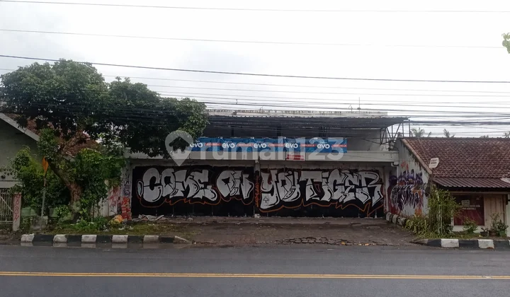 Ruang-Usaha di Jalan A Yani Magelang Dekat Alfamart Point Kedungsari SHM