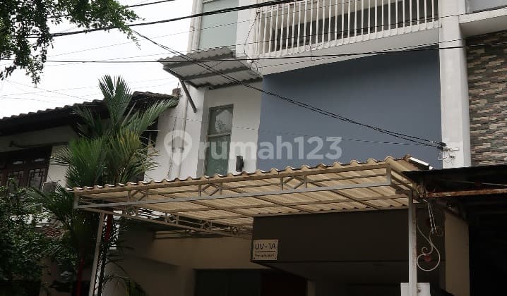 Rumah Modern Dibelakang Pondok Indah Mall Disewa