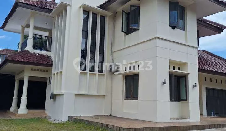 Siap Huni, Parkiran Luas. Rumah Di Mampang Cocok Kantor Disewakan