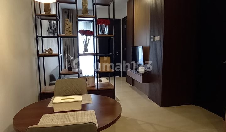 Dijual Apartemen Sudirman Suite, full furnished, middle floor, 2 BR + 1 , view city