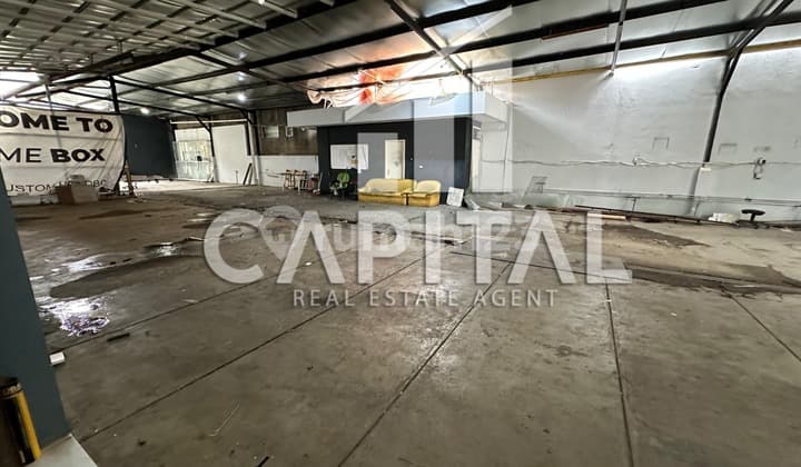 Rumah Usaha Sangat Strategis di Jalan Surya Sumantri Cocok Banget Buat Berbagai Jenis Usahamu