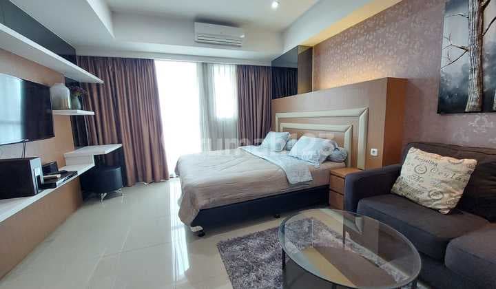 Siap Huni, Apartemen, 1 Lantai, Strata, Dekat Taman Kota, Full Furnished,