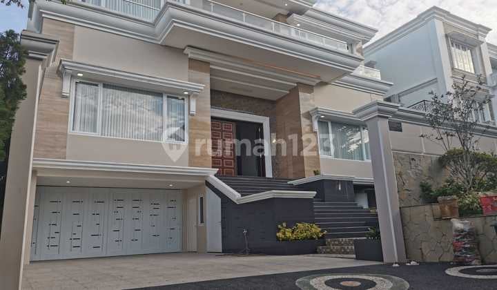 Dijual Rumah Mewag 3 Lantai Sentul City Bogor Strategis