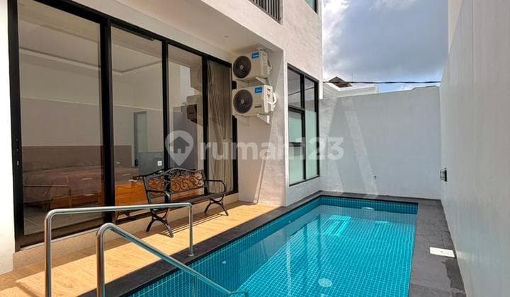 Sewa Villa Baru di Nusa Dua dengan Akses Jalan 12 Meter