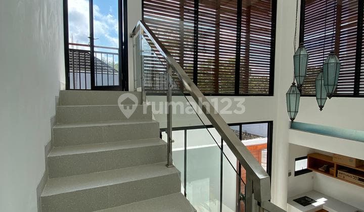 Villa Baru Di Cluster Lingkungan Villa Nusa Dua Badung Bali