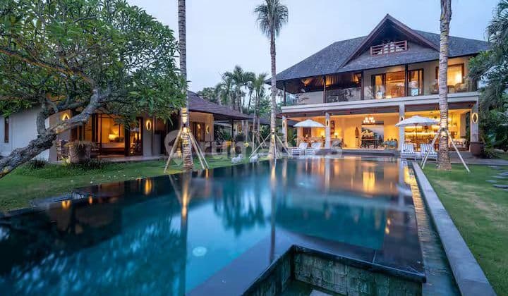 Ocean View Villa 4 Bedroom Walking Distance to Cemagi Beach Near Canggu