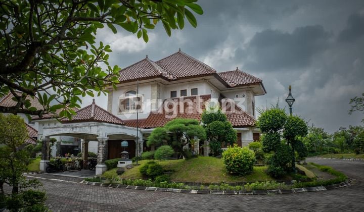 RUMAH BESAR DAN NYAMAN LOKASI PRIMA DENGAN FURNISHED MEWAH DI JOGJA BAGUS BUAT GUEST HOUSE