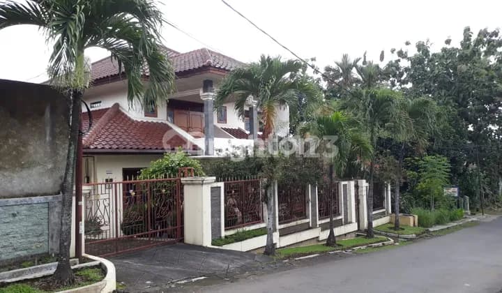 RUMAH BESAR DAN ASRI DI BOGOR BARAT