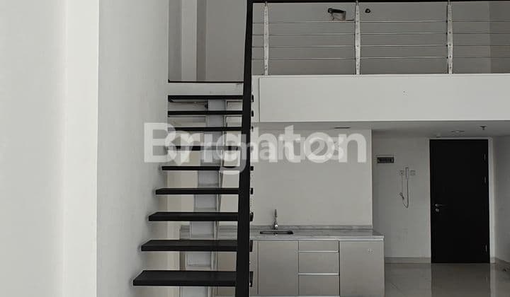 Luxury Brooklyn Soho mezzanine/loft apartment with pool view from balcony